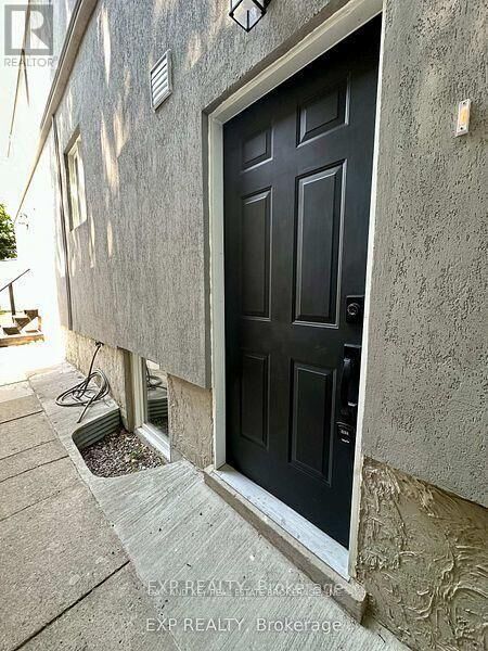 Property Photo:  6 Lapp Street Lower  ON M6N 3W6 