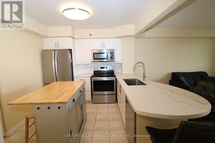 Property Photo:  4640 Kimbermount Avenue 305  ON L5M 5W6 