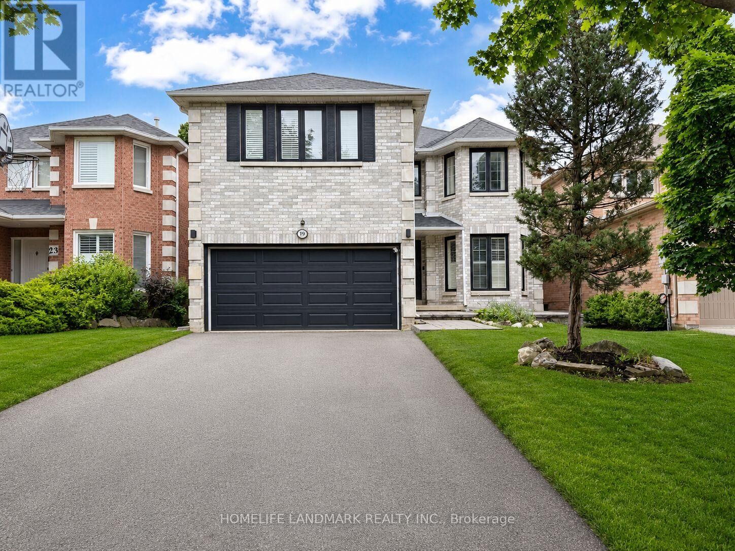 Property Photo:  19 Arvida Drive  ON L4J 7X8 