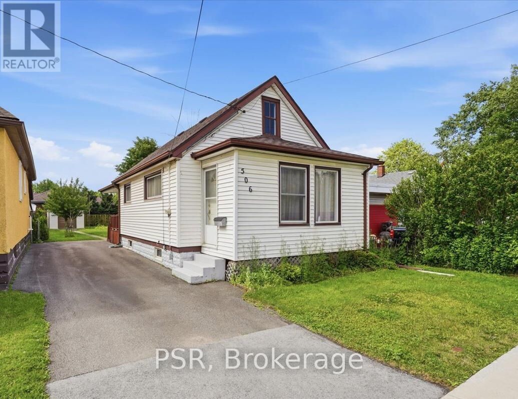 Property Photo:  506 Broadway Street  ON L3C 5M4 