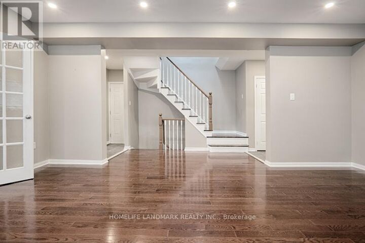 Property Photo: 813 Stonehaven Avenue ON L3X 2K3