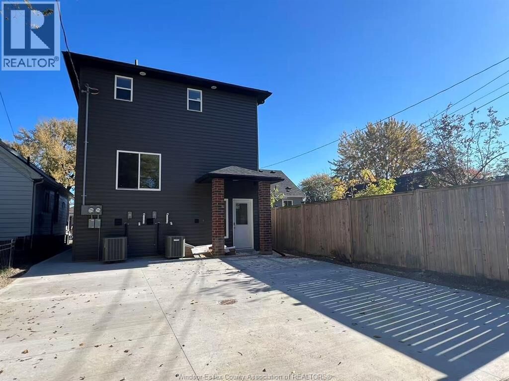 Property Photo:  917 McKay Avenue  ON N9B 2A4 