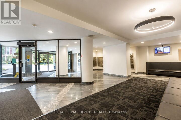 Property Photo:  350 Webb Drive 1708  ON L5B 3W4 
