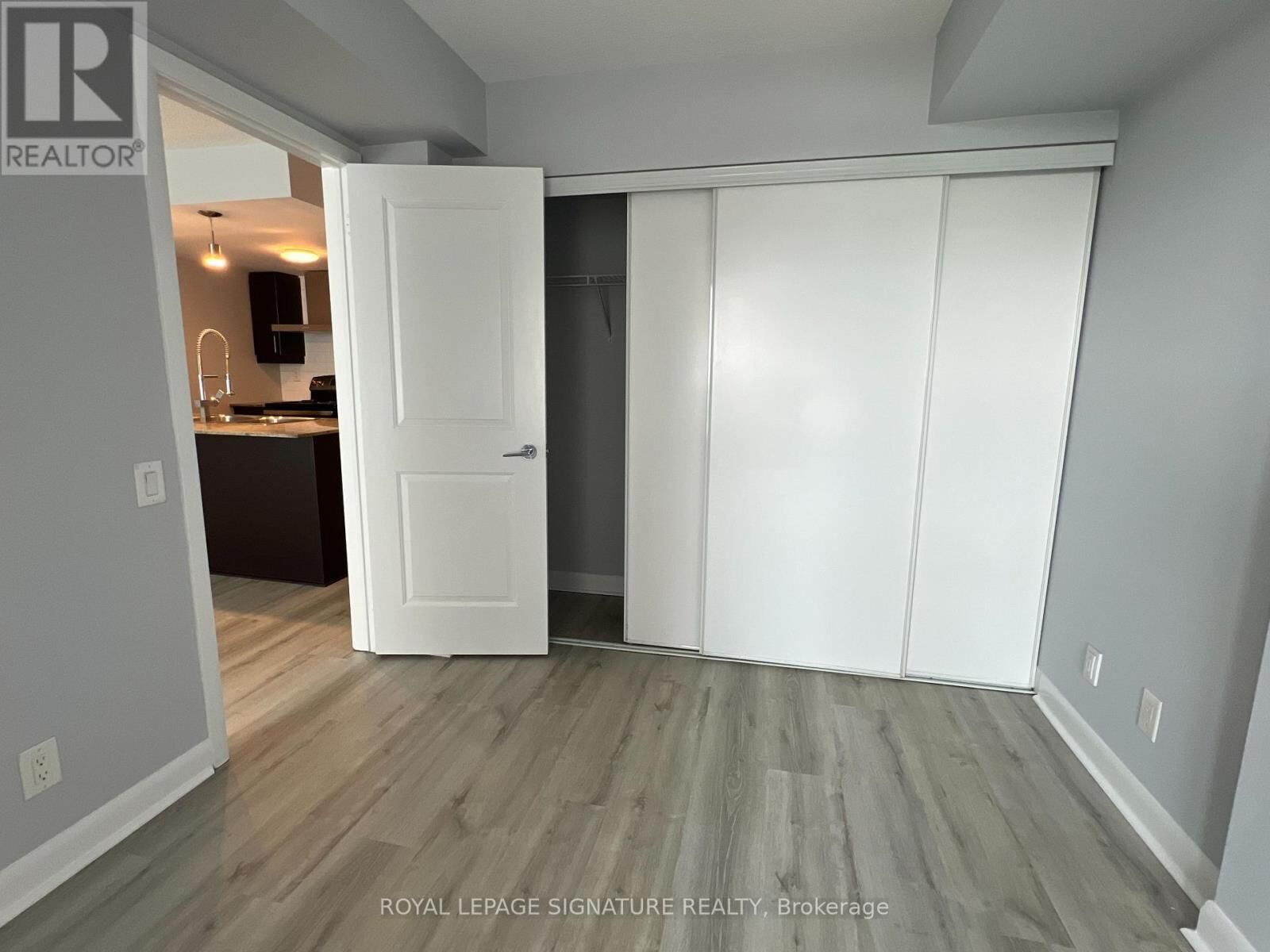 Photo de la propriété: 25 Town Centre Court 1206 ON M1P 0B4