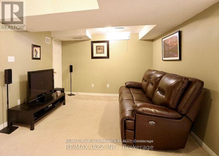 Property Photo:  65 Dakin Drive South  ON L1T 2S5 