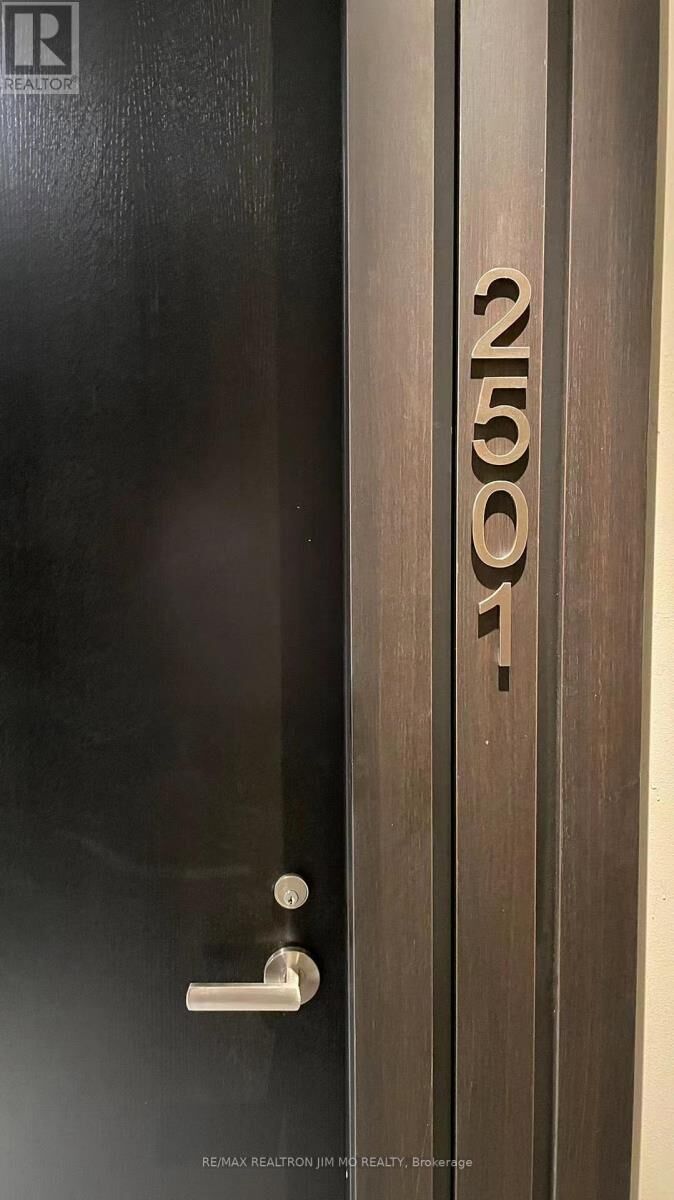 Property Photo:  501 Yonge Street 2501  ON M4Y 1Y4 