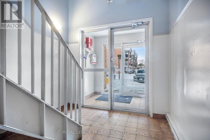 Property Photo: 1096 Jalna Boulevard 97 ON N6E 2M2
