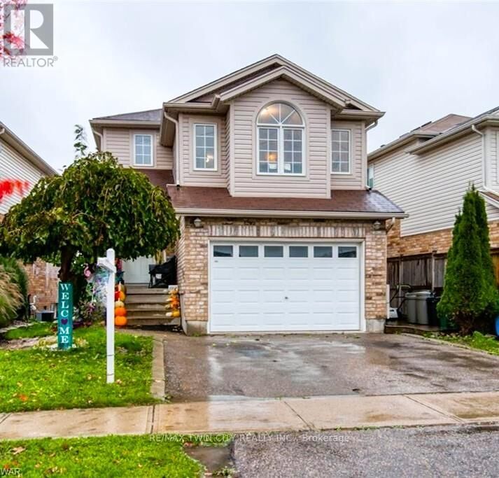 Property Photo:  490 Activa Avenue Upper  ON N2E 4C1 