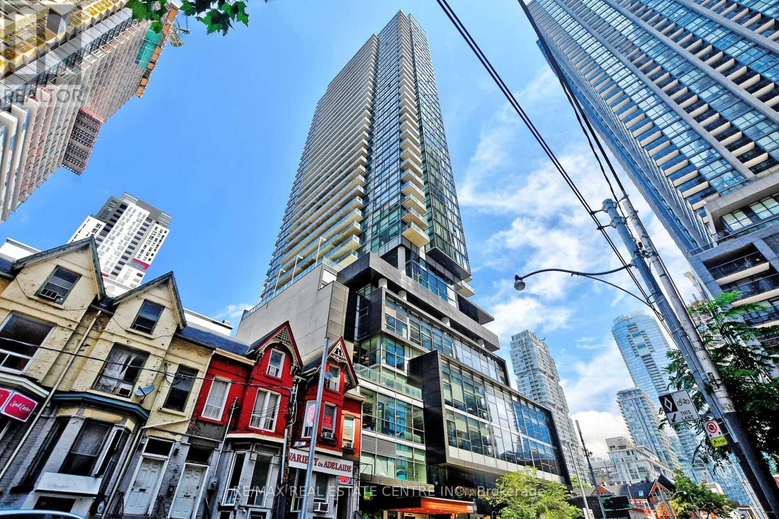 Property Photo:  290 Adelaide Street 3611  ON M5V 0P3 