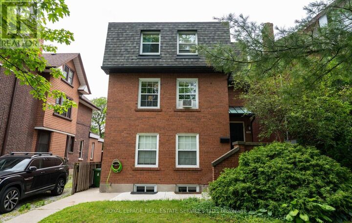 Property Photo:  580 Indian Road 2nd Floor  ON M6P 2C2 