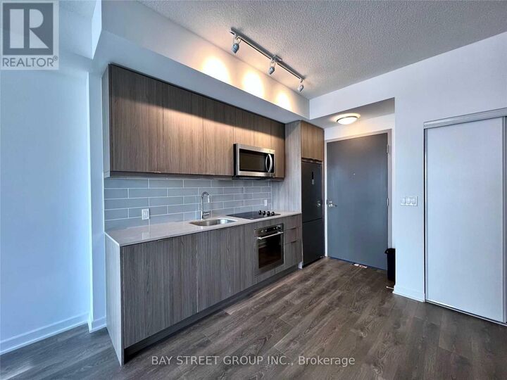 Property Photo: 38 Forest Manor Road 601 ON M2J 1M5