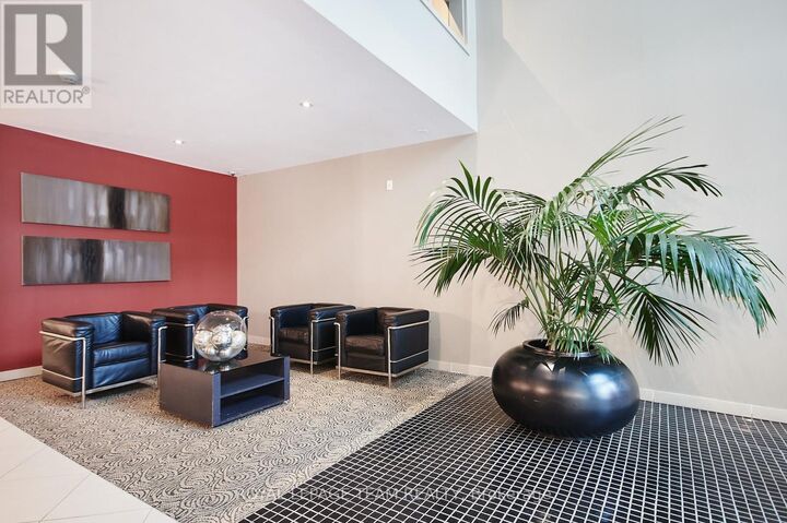 Property Photo:  138 Somerset Street West 911  ON K2P 0A3 