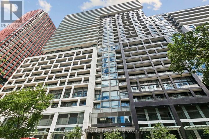 Property Photo:  135 Lower Sherbourne Street 2328  ON M5A 1Y4 