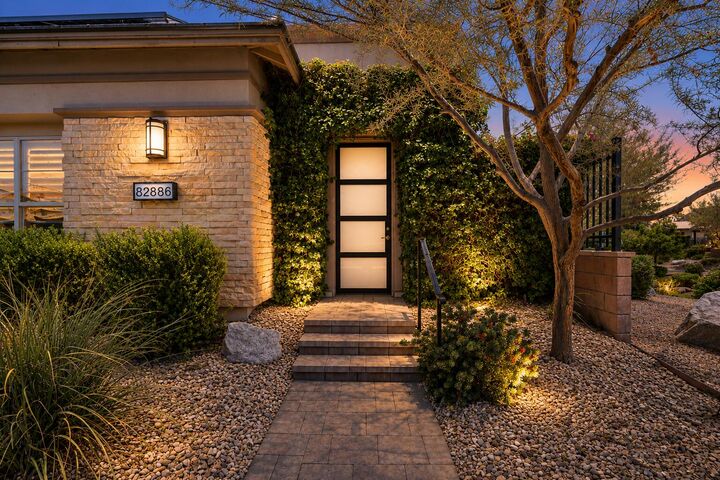 Property Photo:  82886 Pembroke Lane  CA 92201 