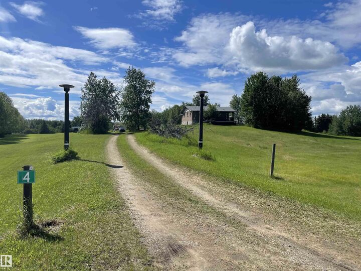 Property Photo:  27317 Twp Road 522 4  AB T7X 3S3 