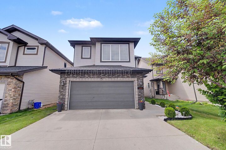 Photo de la propriété:  1944 68 Street SW  AB T6X 0M2 