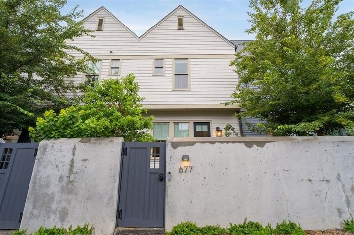 Property Photo:  677 Exchange Street SE  GA 30315 