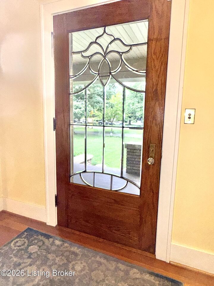 Property Photo:  4611 Southern Pkwy  KY 40214 