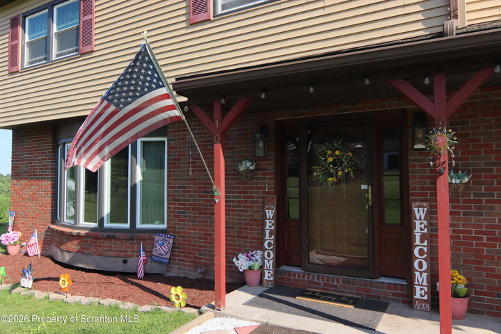 Property Photo:  10 Dogwood Drive  PA 18657 