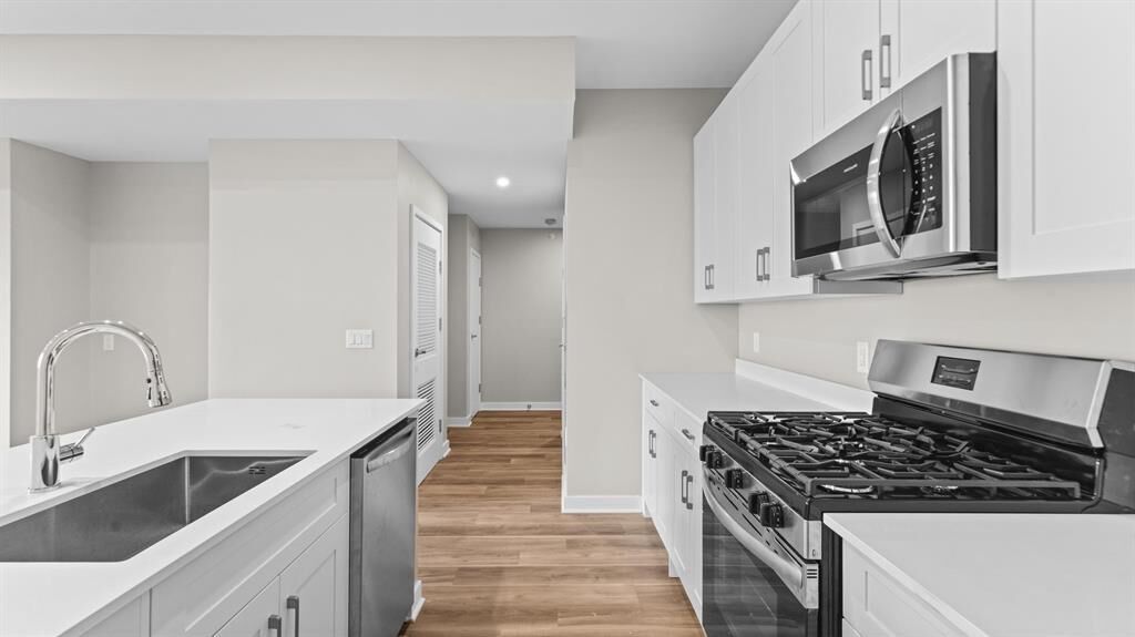 Property Photo:  475 Communipaw Ave 209  NJ 07304 