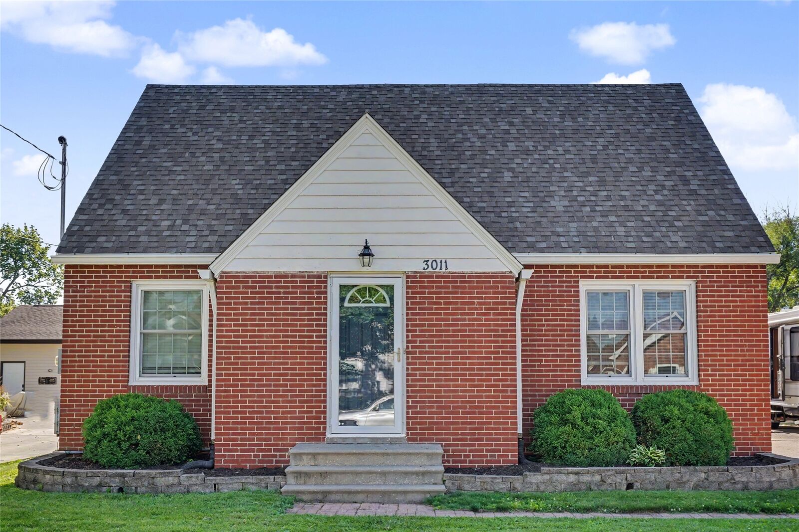Property Photo: 3011 48th Street IA 50310