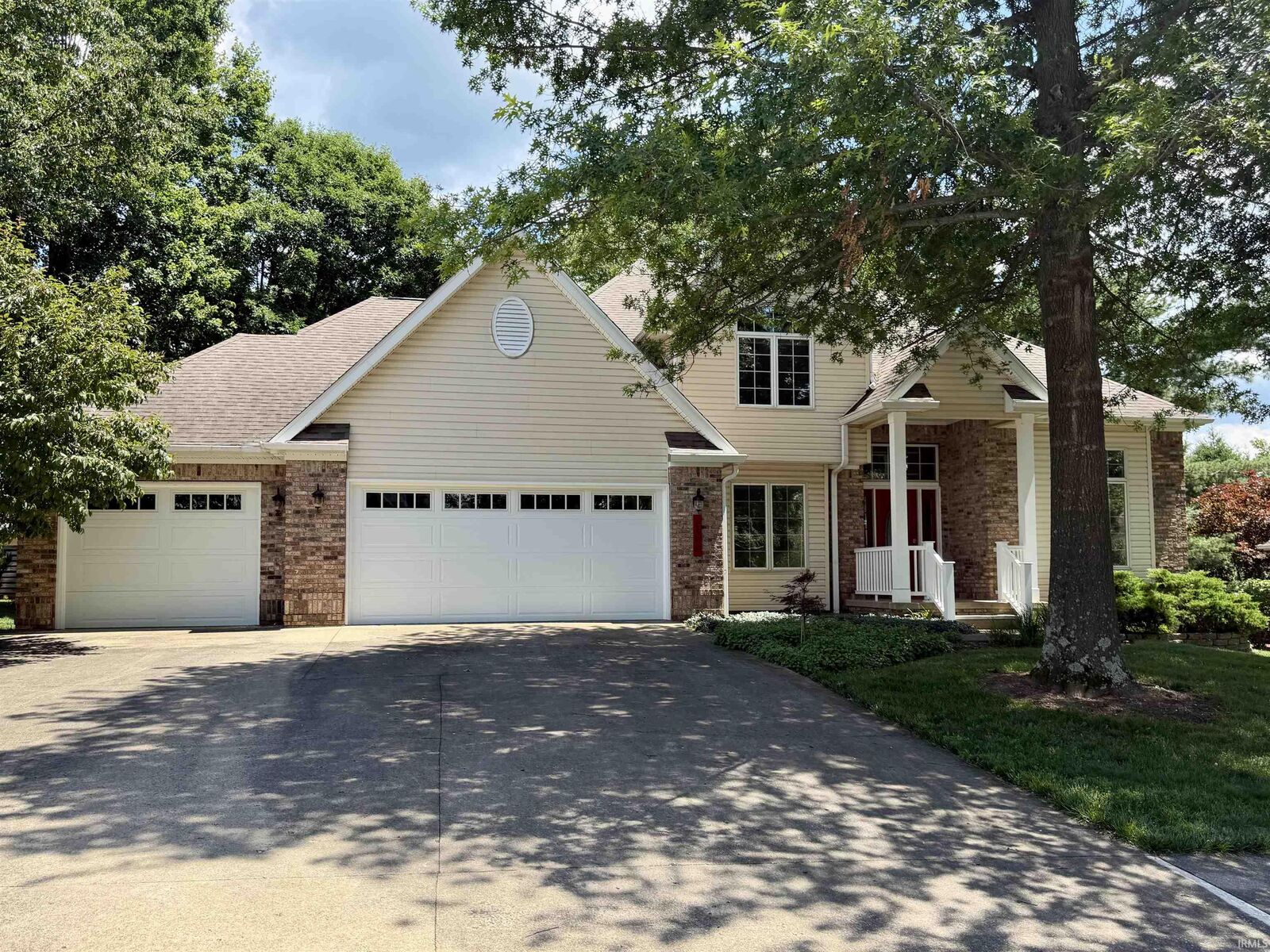 Property Photo:  2500 E Cedarwood Drive  IN 47401 