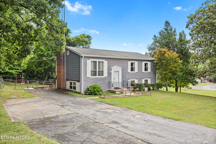 Property Photo: 5301 Fontaine Rd TN 37920