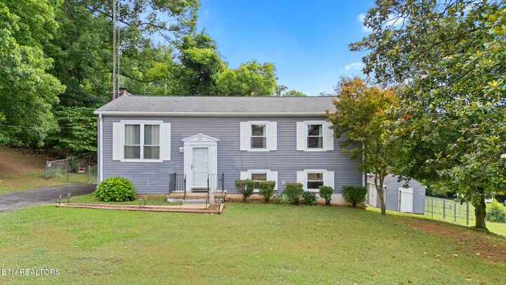 Property Photo: 5301 Fontaine Rd TN 37920