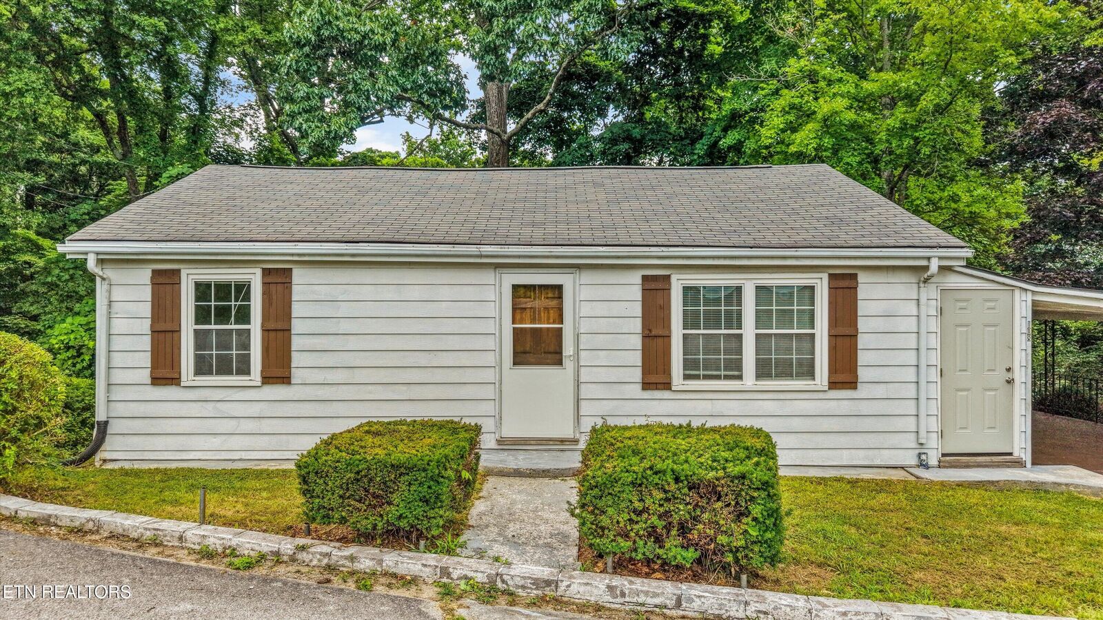 Property Photo: 108 Ridgewood Rd TN 37748
