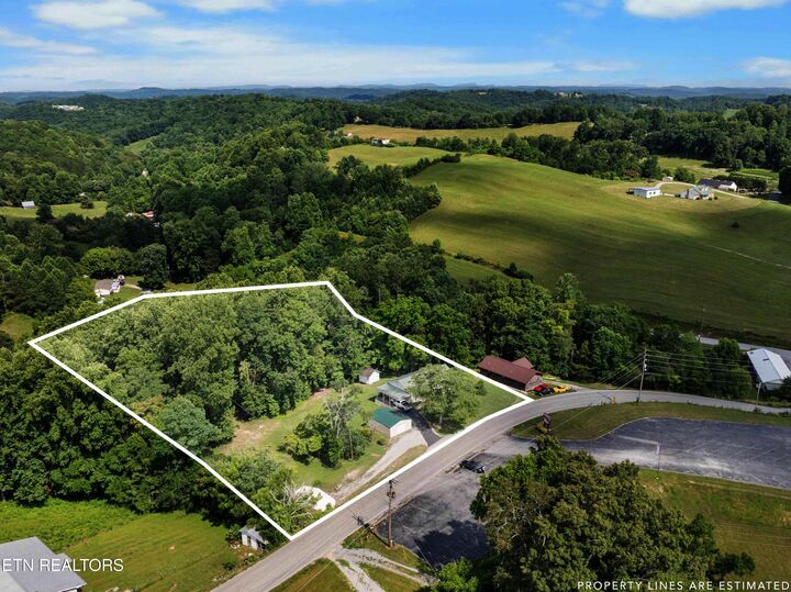 Property Photo: 2473 Long Hollow Rd TN 37766