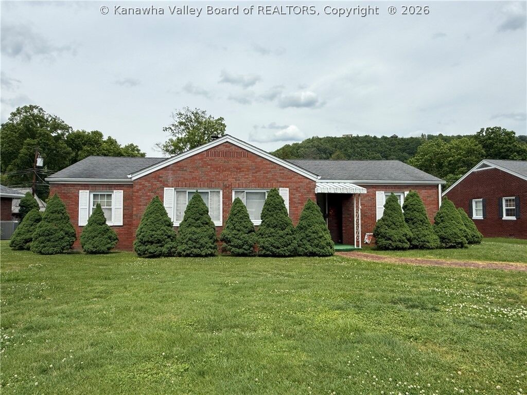Property Photo: 5104 Virginia Avenue SE WV 25304