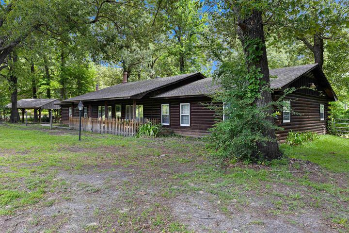 Property Photo: 705 Westwood Dr 705 Westwood St TX 75662