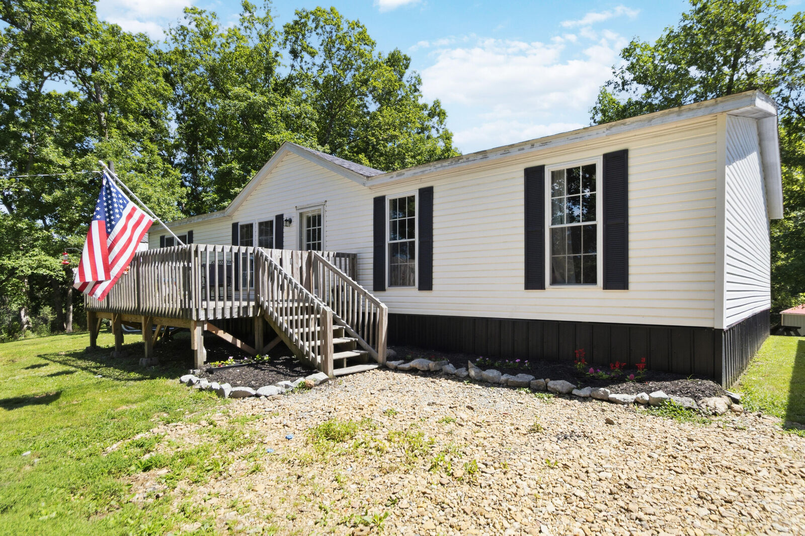Property Photo:  190 Geneva-McKinney Road  KY 40484 