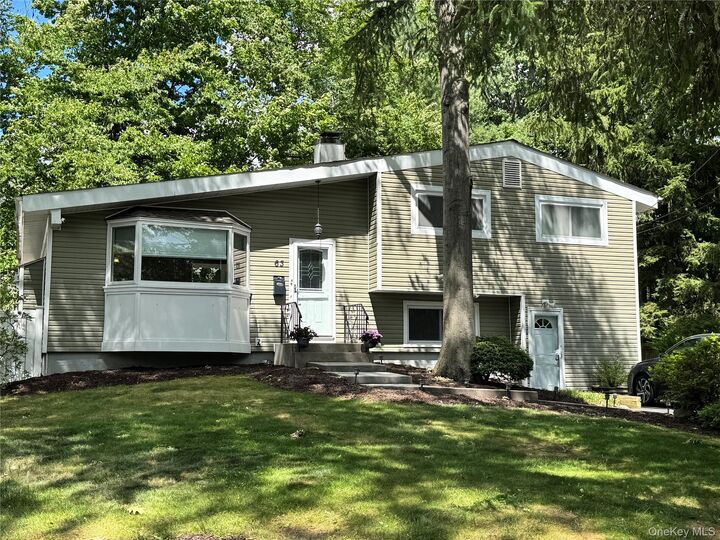Property Photo:  63 Chaucer Street  NY 10530 