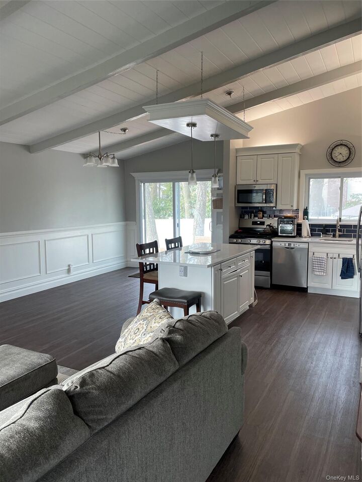 Property Photo:  63 Chaucer Street  NY 10530 
