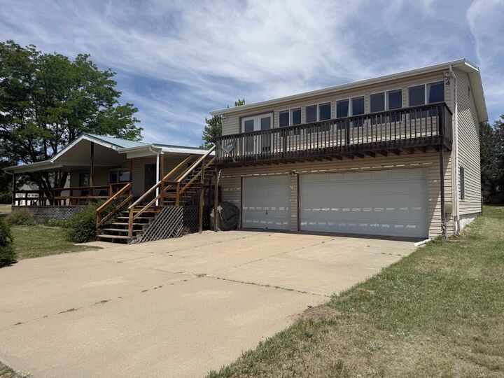 Property Photo:  4 Sandy Beach Terrace  NE 69146 