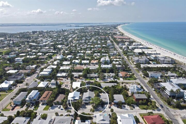 Property Photo: 207 71st Street E FL 34217