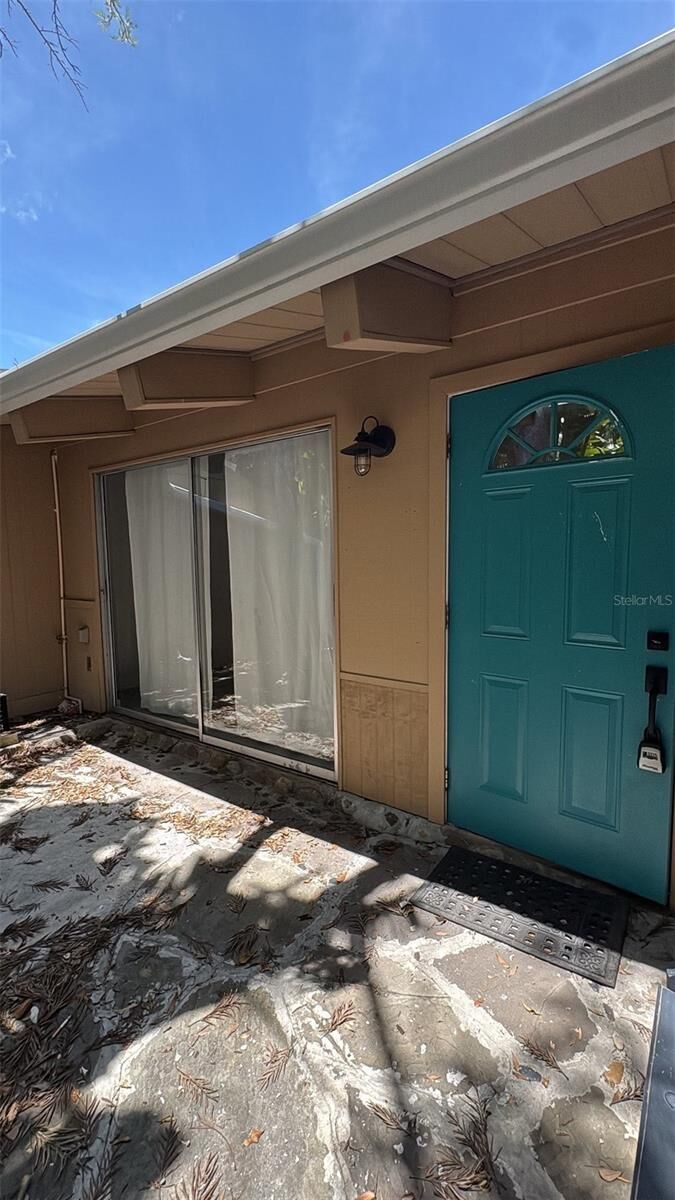 Property Photo:  500 N Jefferson Avenue G3  FL 34237 