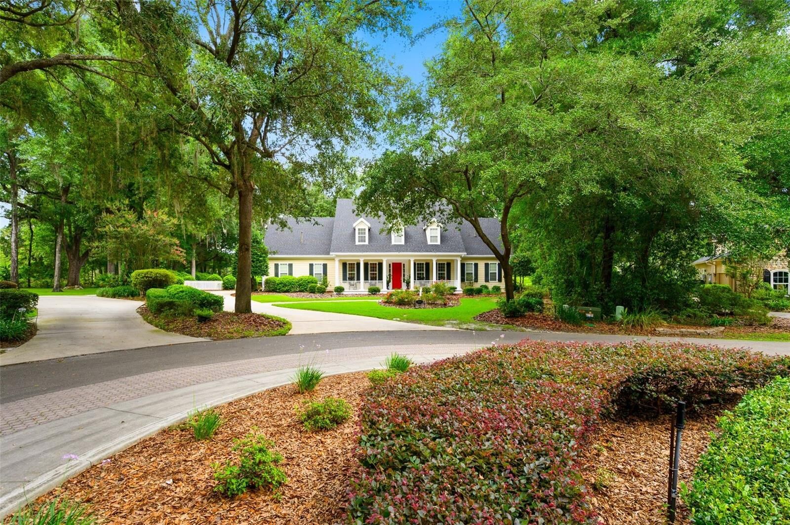 Property Photo: 10005 SW 48th Place FL 32608
