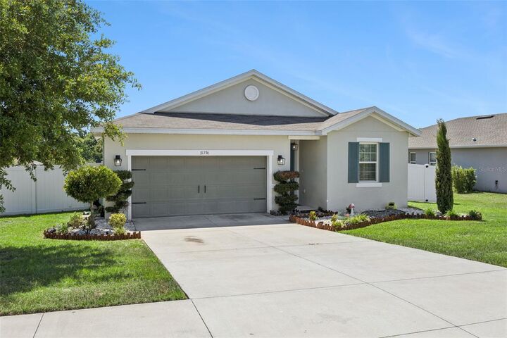 Property Photo:  31736 Broadwater Avenue  FL 34748 