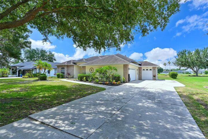 Property Photo: 14722 1st Avenue E FL 34212