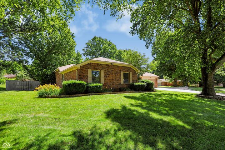 Property Photo:  2577 Horizon Boulevard  IN 46143 