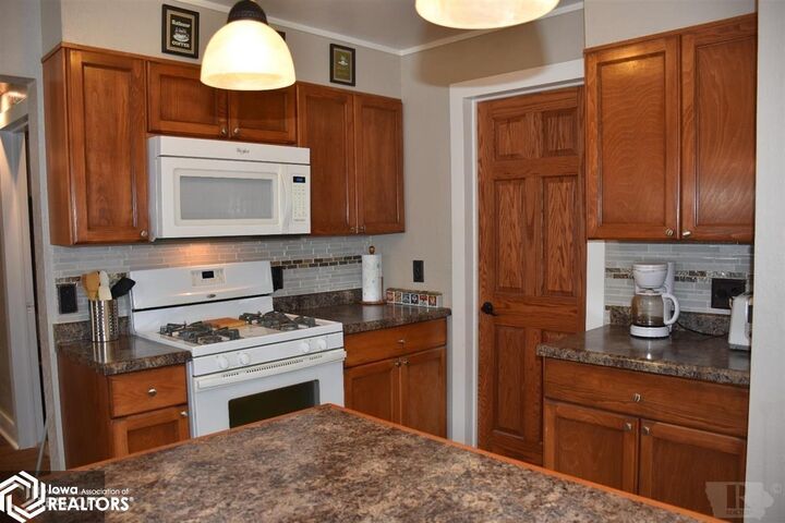 Property Photo:  712 Main Street  IA 50126 
