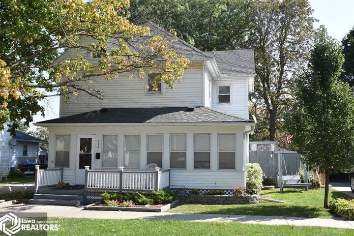 Property Photo:  712 Main Street  IA 50126 