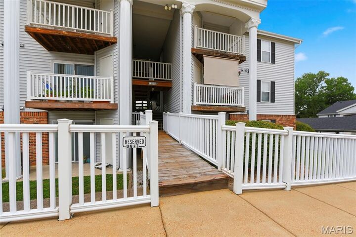 Property Photo: 12401 Somerset Place Drive MO 63128