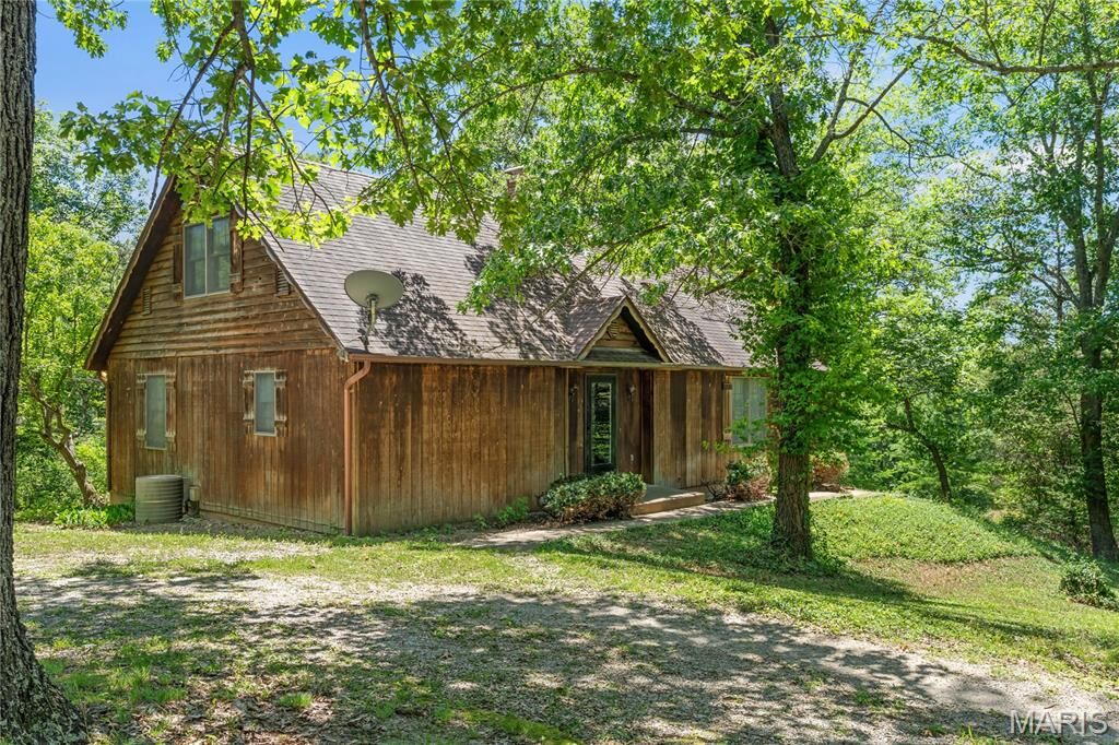 Property Photo: 17719 Walnut Crest MO 63357