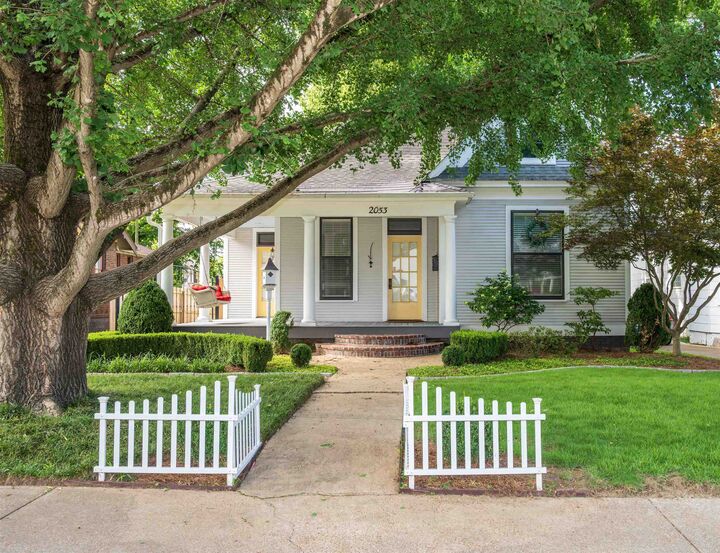 Property Photo: 2053 Oliver Ave TN 38104