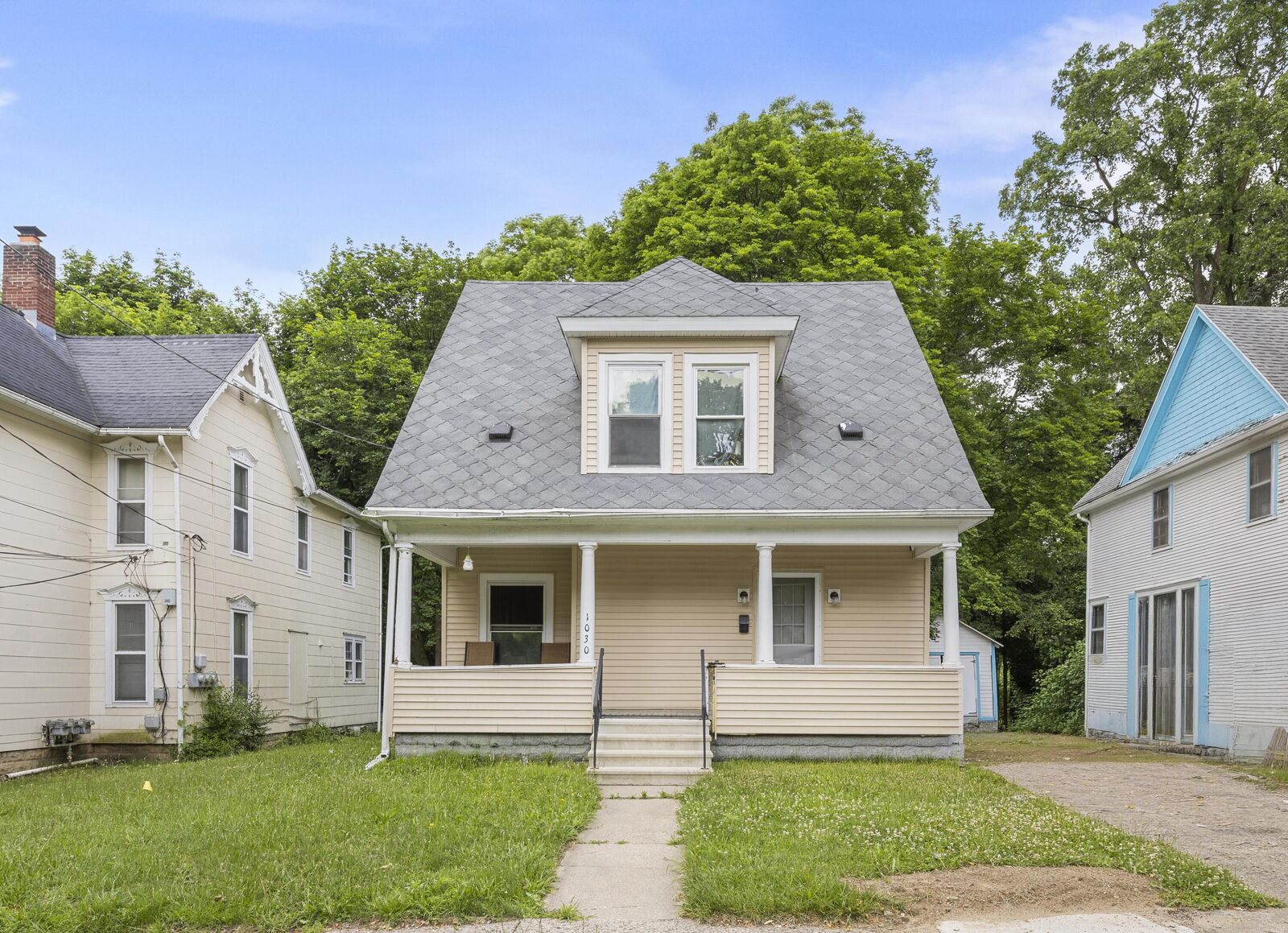 Property Photo:  1030 S Jackson Street  MI 49203 