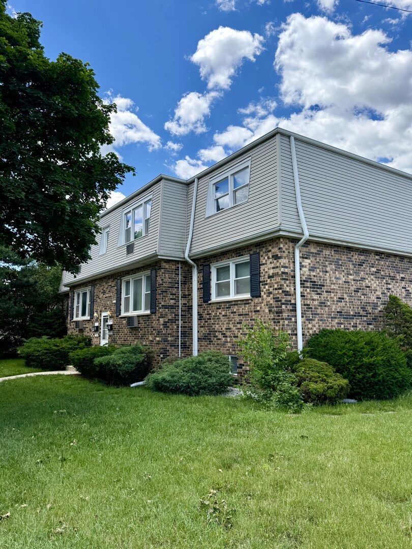 Property Photo: 4530 Prairie Avenue C IL 60513