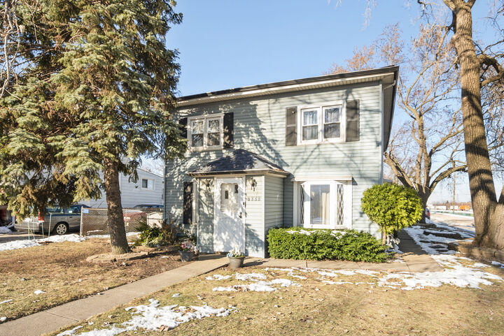 Property Photo:  7000 W 74th Street  IL 60638 